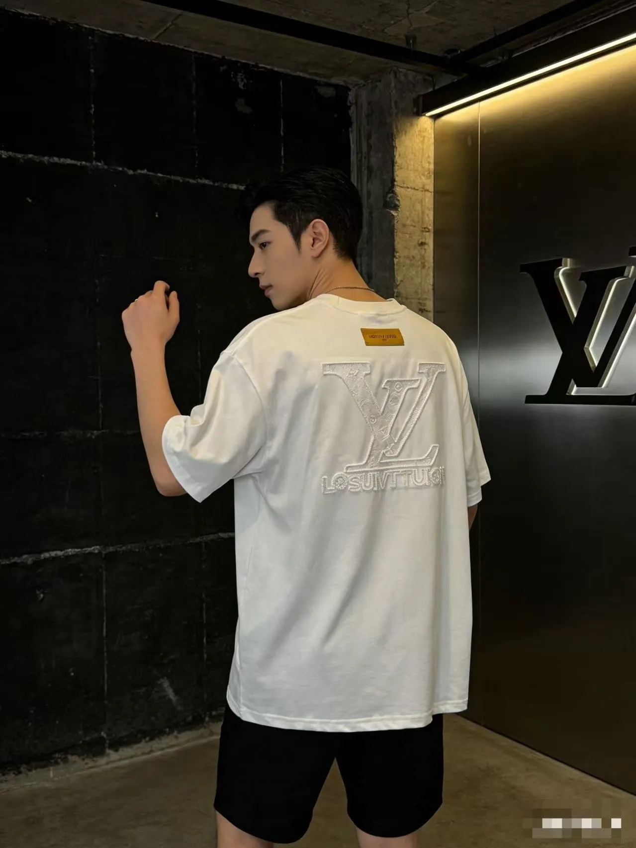 Louis Vuitton/Louis Vuitton chest dark pattern old flower embroidered short sleeves